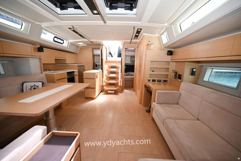 Hanse 548