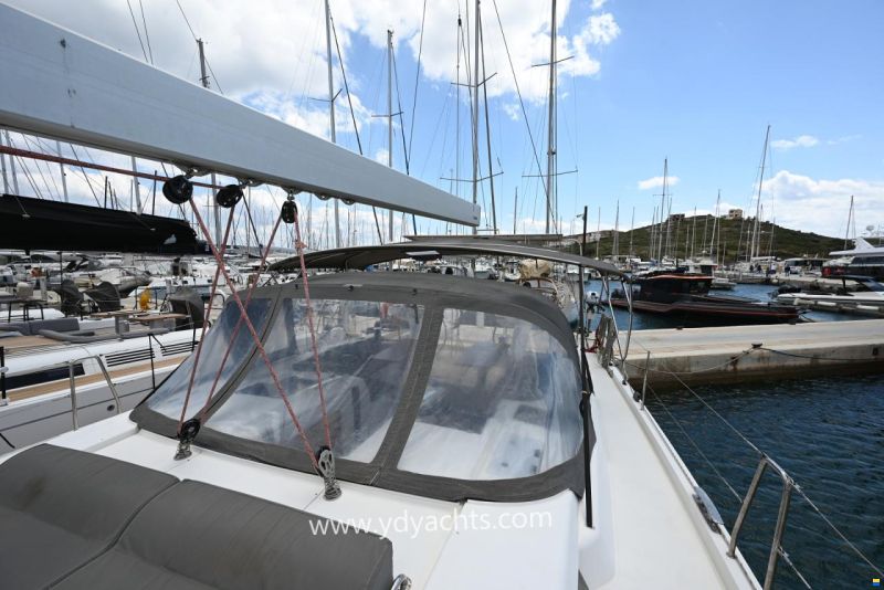 Hanse 548