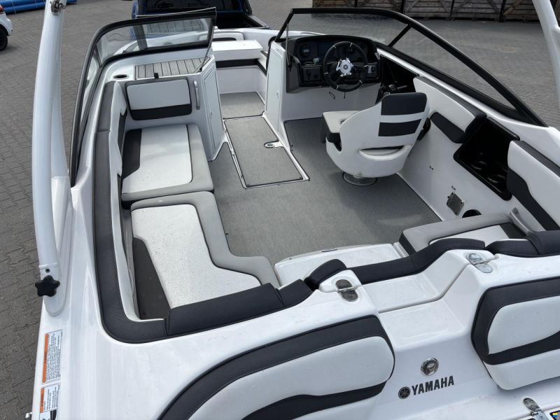 Yamaha WaveRunner AR195