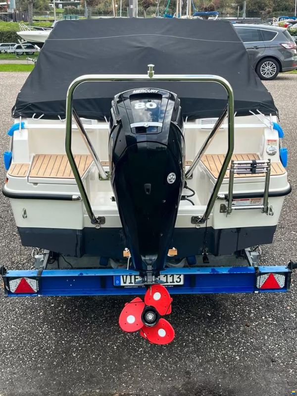 Quicksilver Bowrider 555
