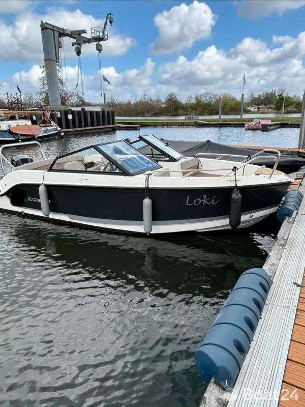 Quicksilver Bowrider 555