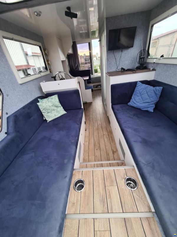 CaravanBoat