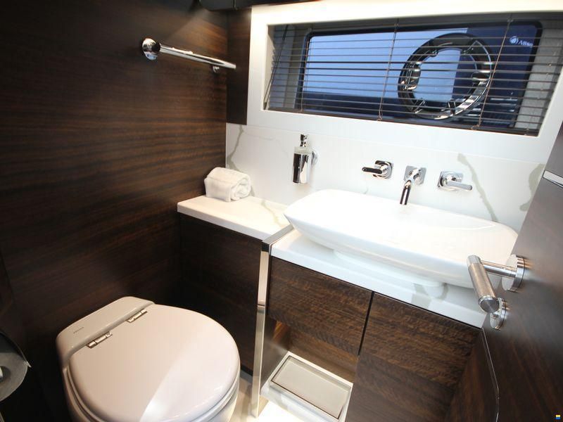Sunseeker Predator 65