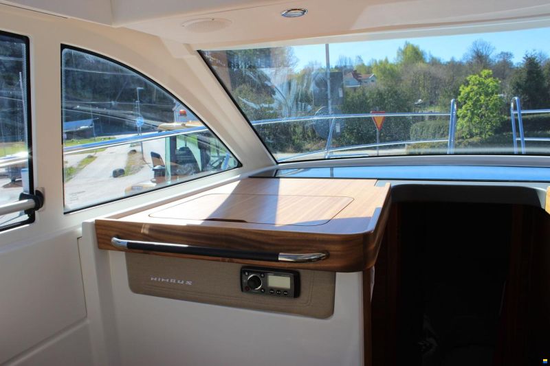 Nimbus 305 Coupe