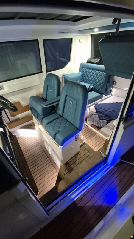 Axopar 28 Brabus Aft Cabin