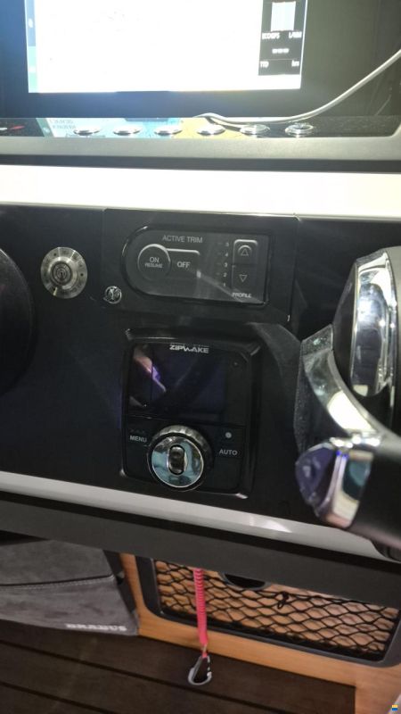 Axopar 28 Brabus Aft Cabin