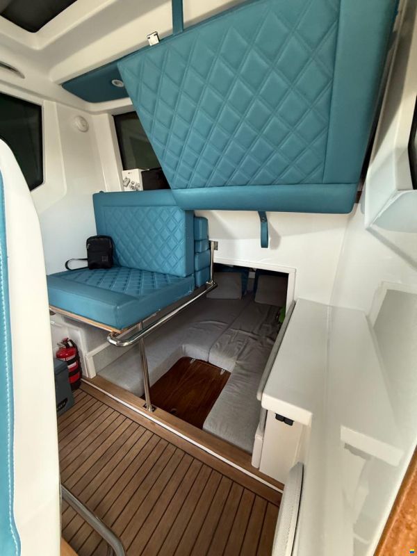Axopar 28 Brabus Aft Cabin