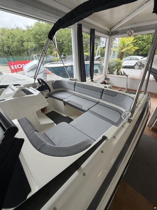 Bayliner M 17 Element