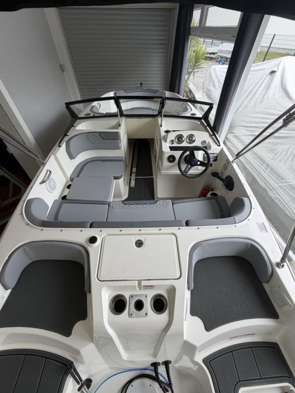 Bayliner M 17 Element