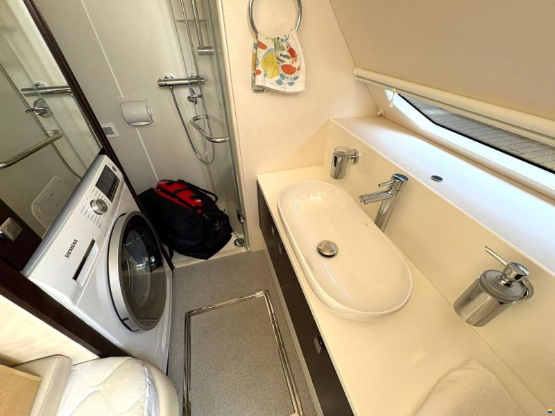 Sunseeker Manhattan 52