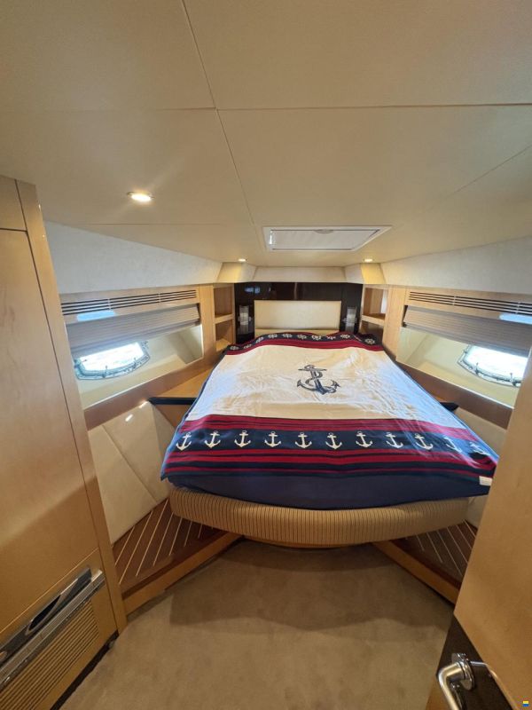 Majesty Yachts Majesty 56 Fly