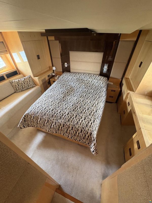 Majesty Yachts Majesty 56 Fly