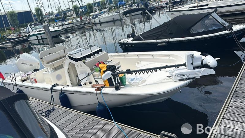 Boston Whaler 210 Montauk