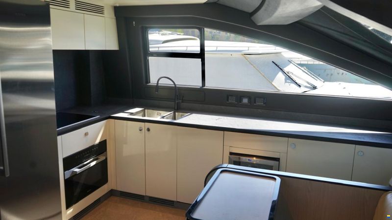 Azimut Fly 78