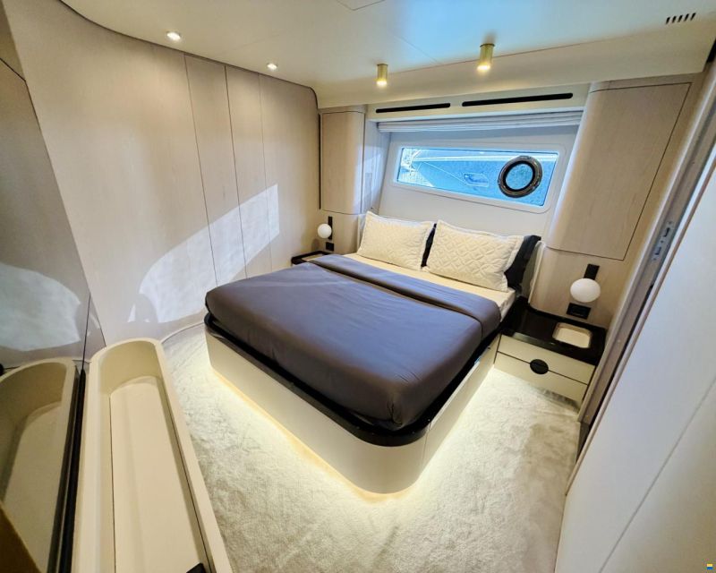 Azimut Fly 78