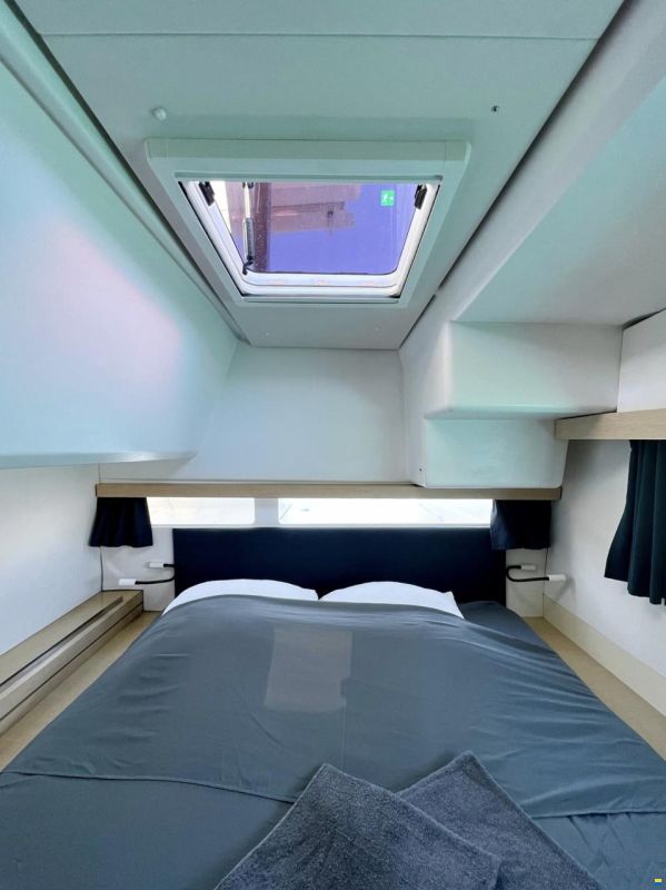 Fountaine Pajot Lucia 40