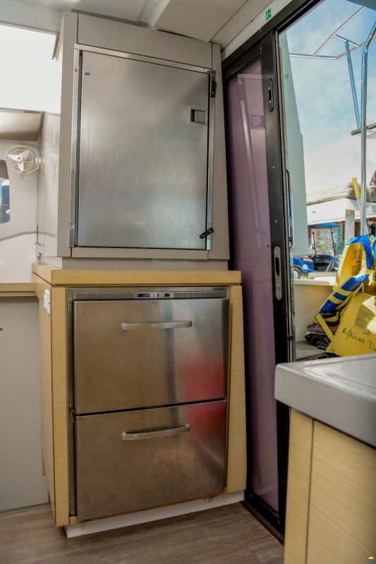 Fountaine Pajot Lucia 40