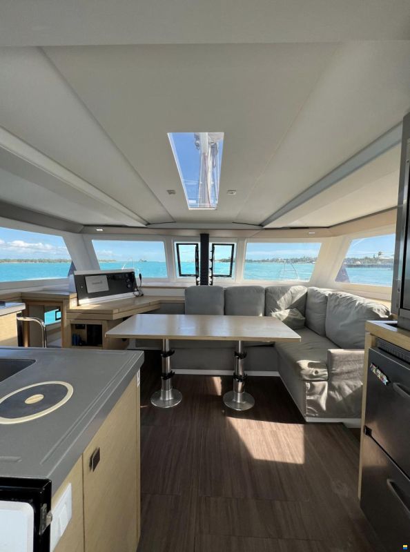 Fountaine Pajot Lucia 40