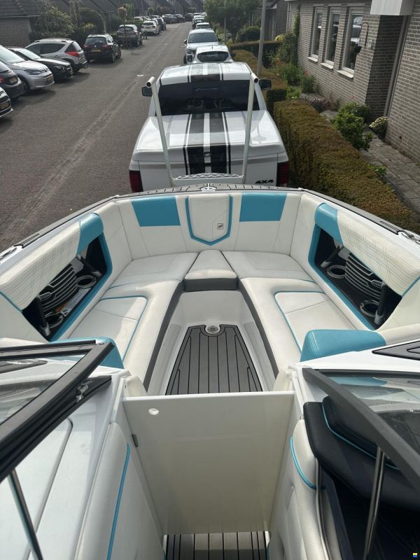 Nautique G23