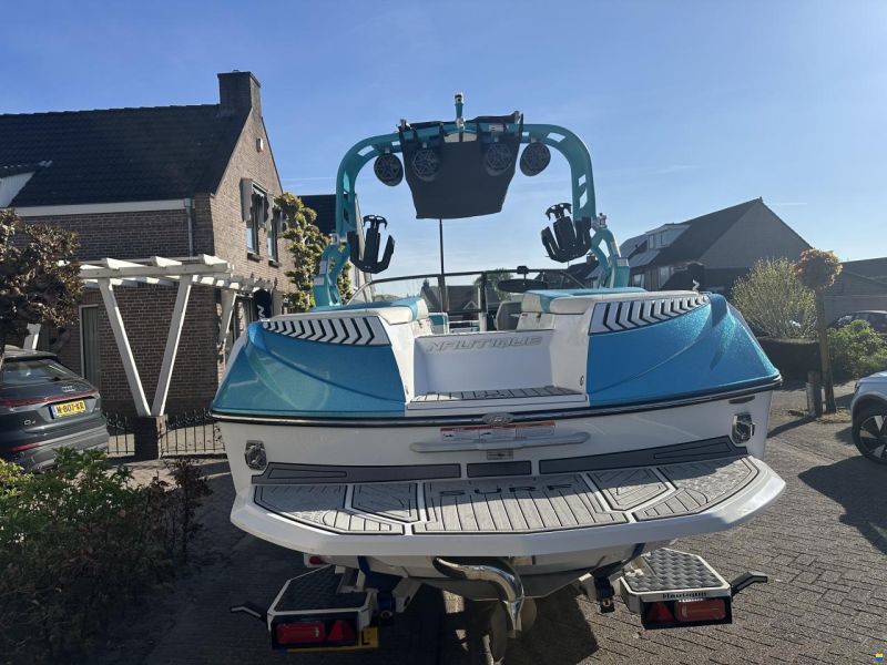 Nautique G23
