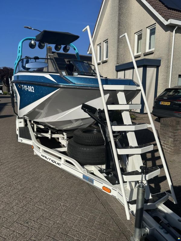 Nautique G23
