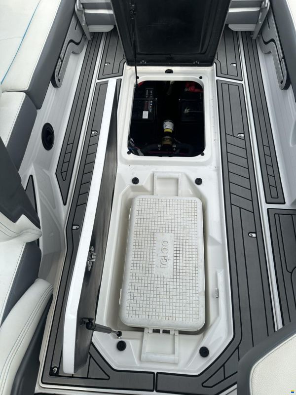 Nautique G23