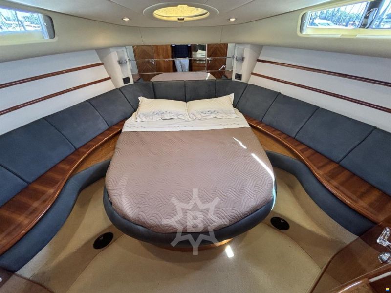 Azimut 46
