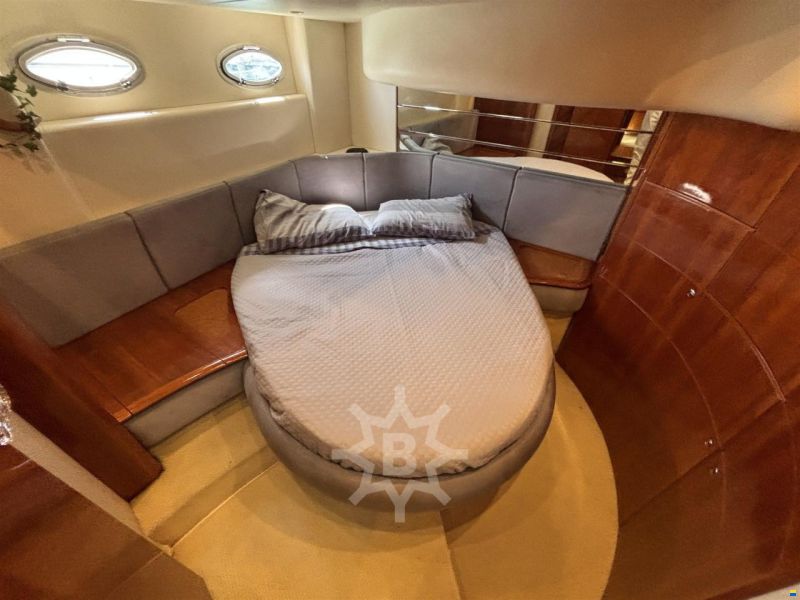 Azimut 46