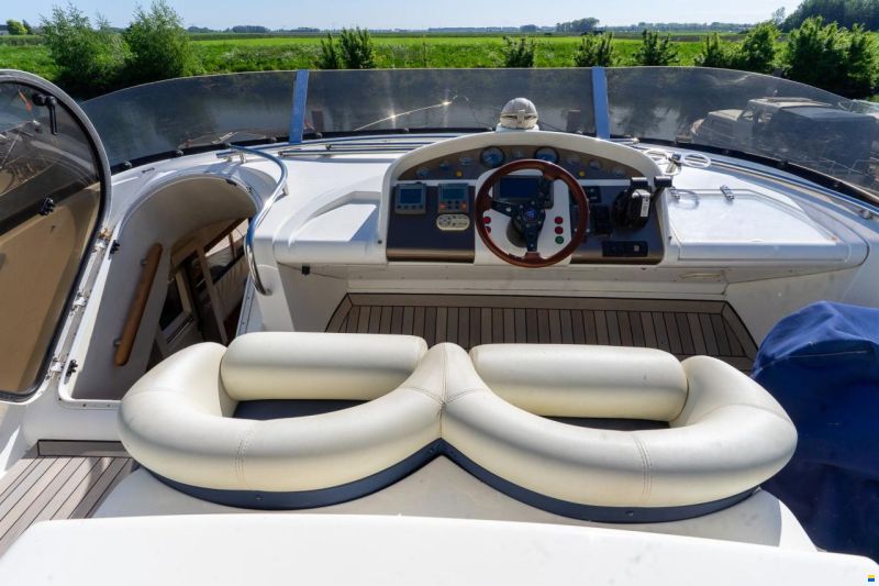 Fairline 55 Squadron