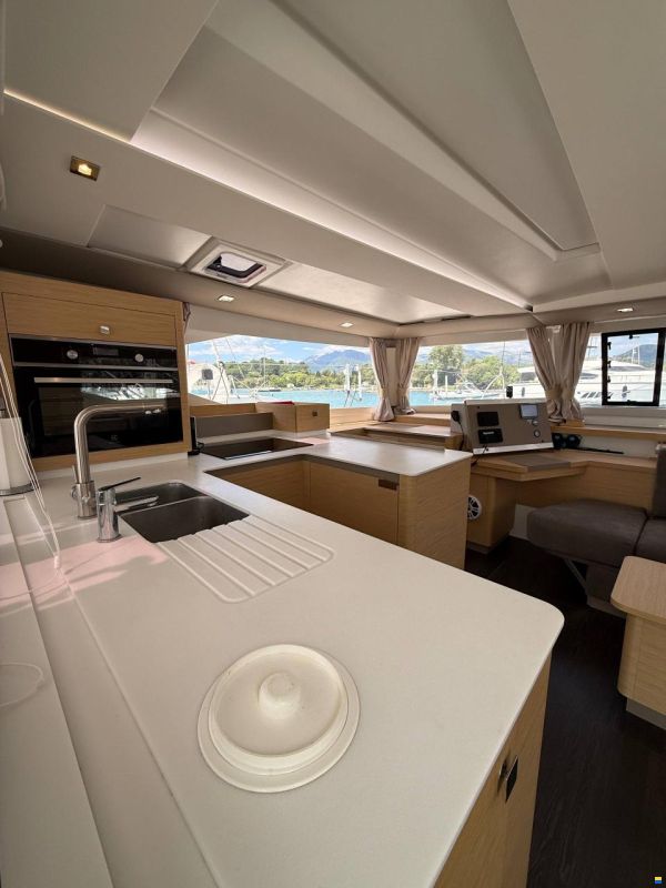 Fountaine Pajot Astrea 42 Maestro