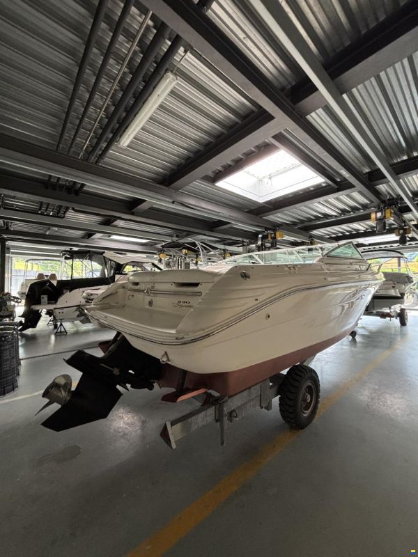 Sea Ray 230 OSE
