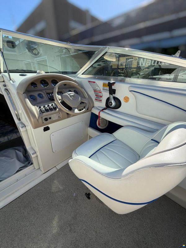 Sea Ray 230 OSE