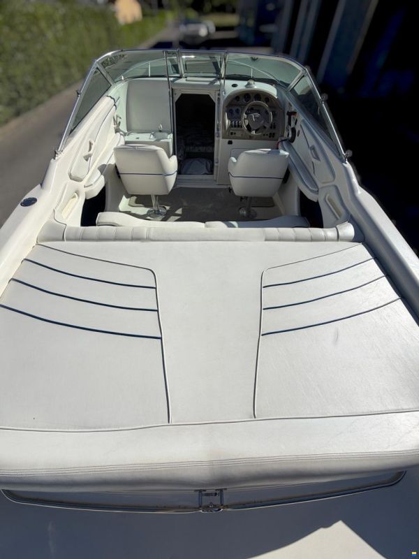 Sea Ray 230 OSE