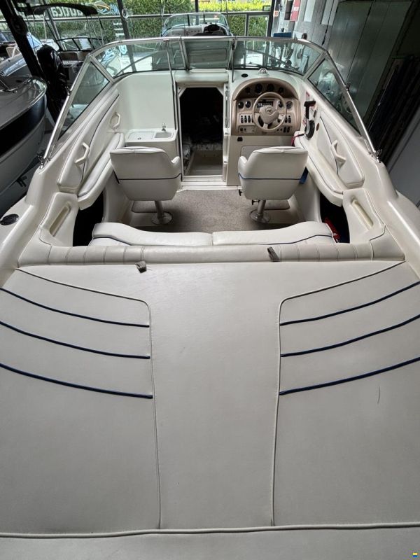 Sea Ray 230 OSE