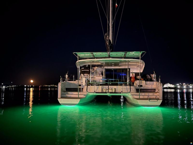 Lagoon 42