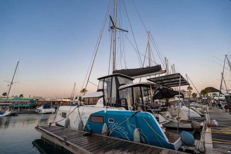 Lagoon 42