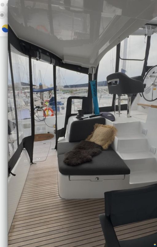 Lagoon 42