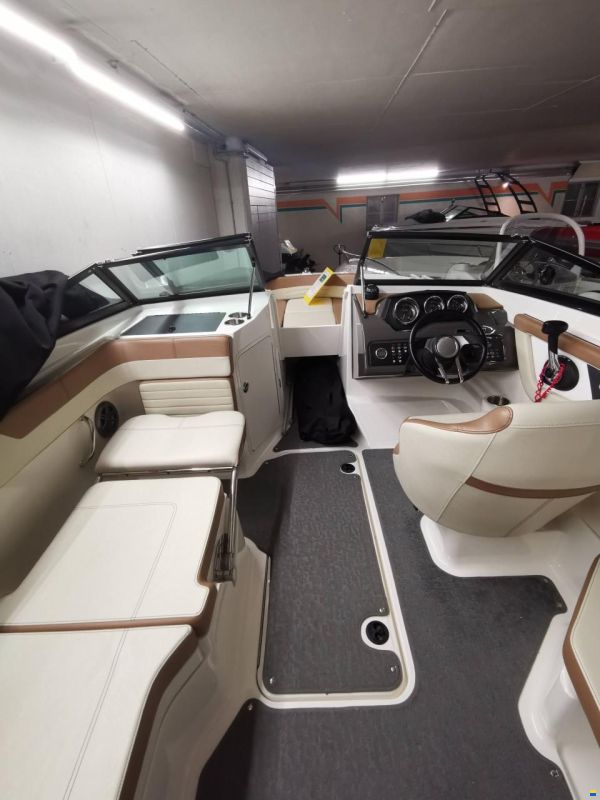 Sea Ray 210 SPX 4.5 ECT