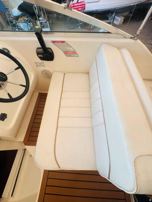 Sea Ray 240 DA