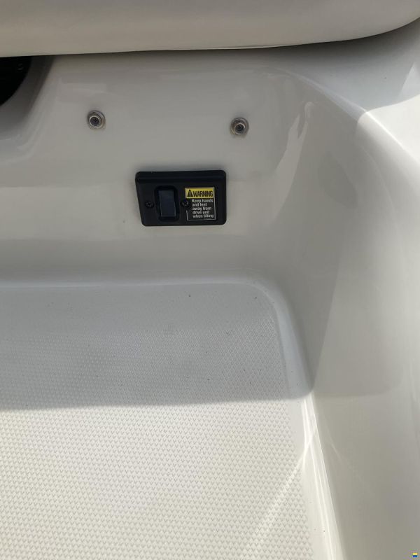Sea Ray 240 SSE