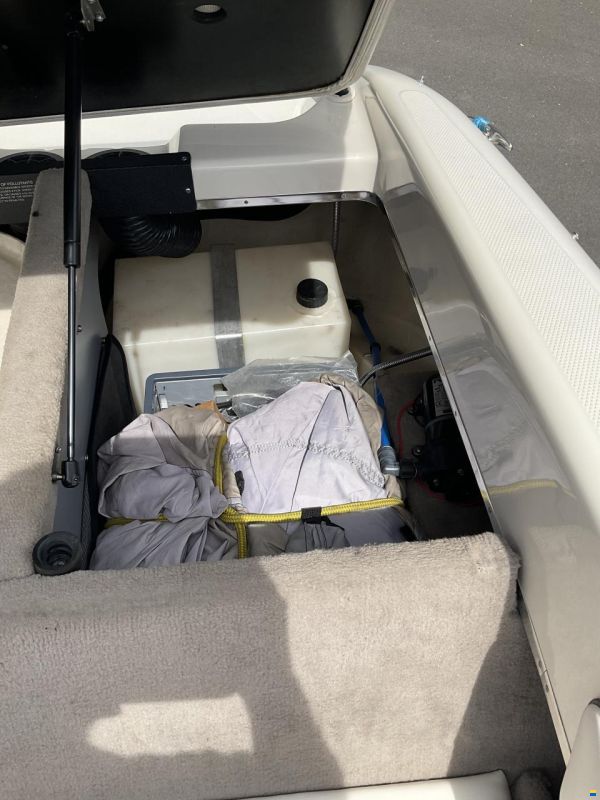Sea Ray 240 SSE