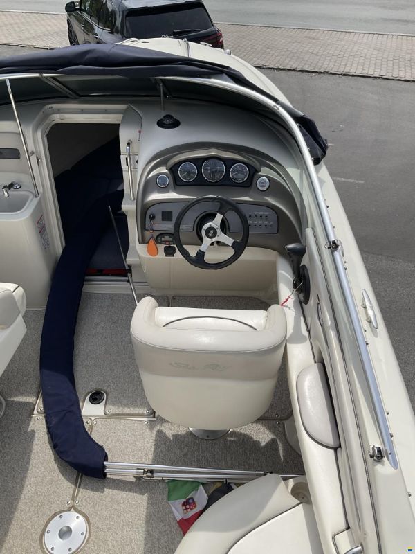 Sea Ray 240 SSE