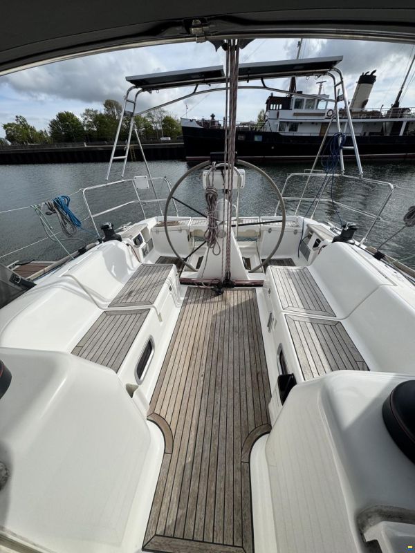 Dufour 40 Performance
