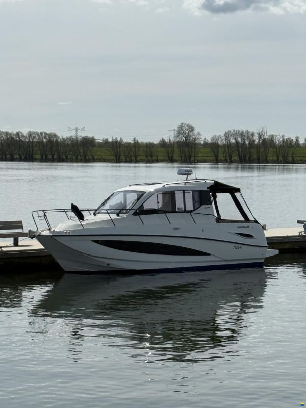 Quicksilver 905 Weekend
