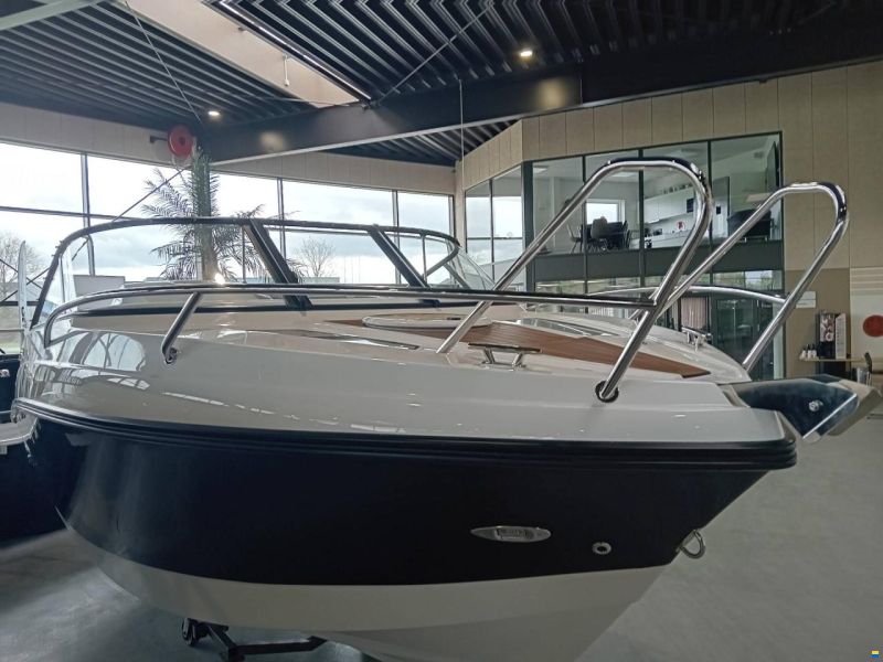 Coaster 600 DC - 100 HP Yamaha