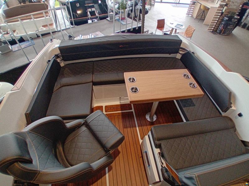 Coaster 600 DC - 100 HP Yamaha