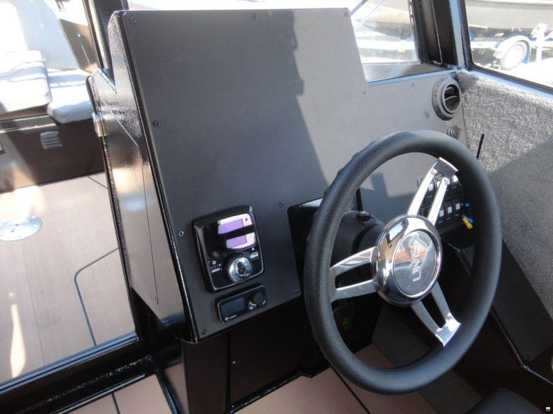UMS boat Cabin Cruiser