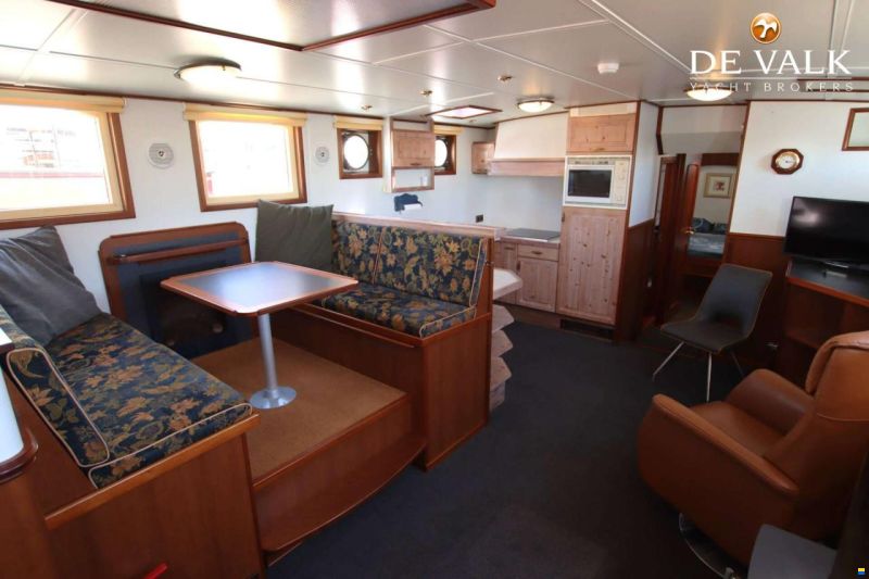Luxe motor 22 m