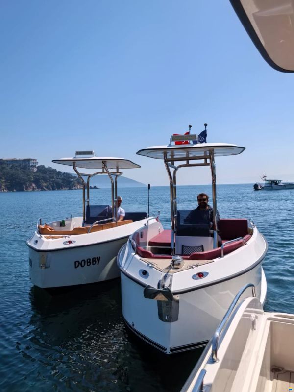 Bey Yacht B18