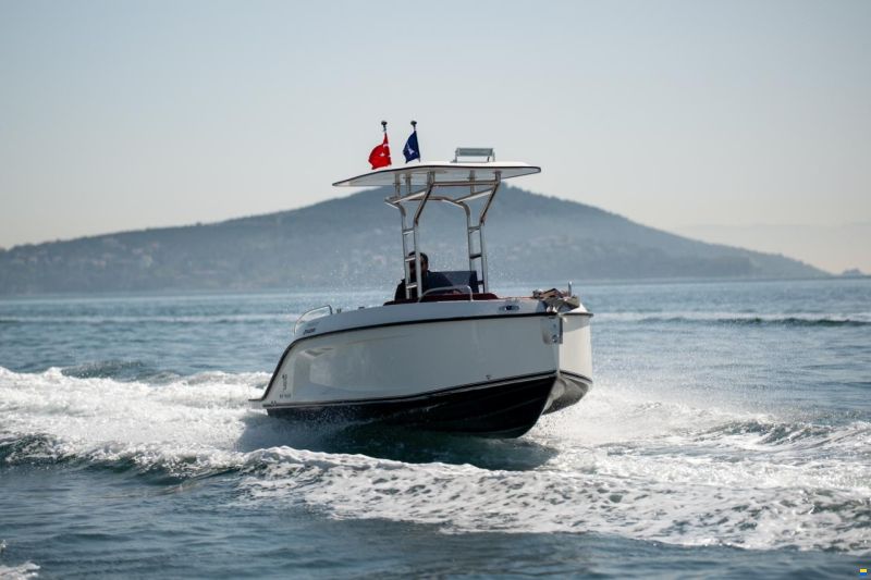 Bey Yacht B18